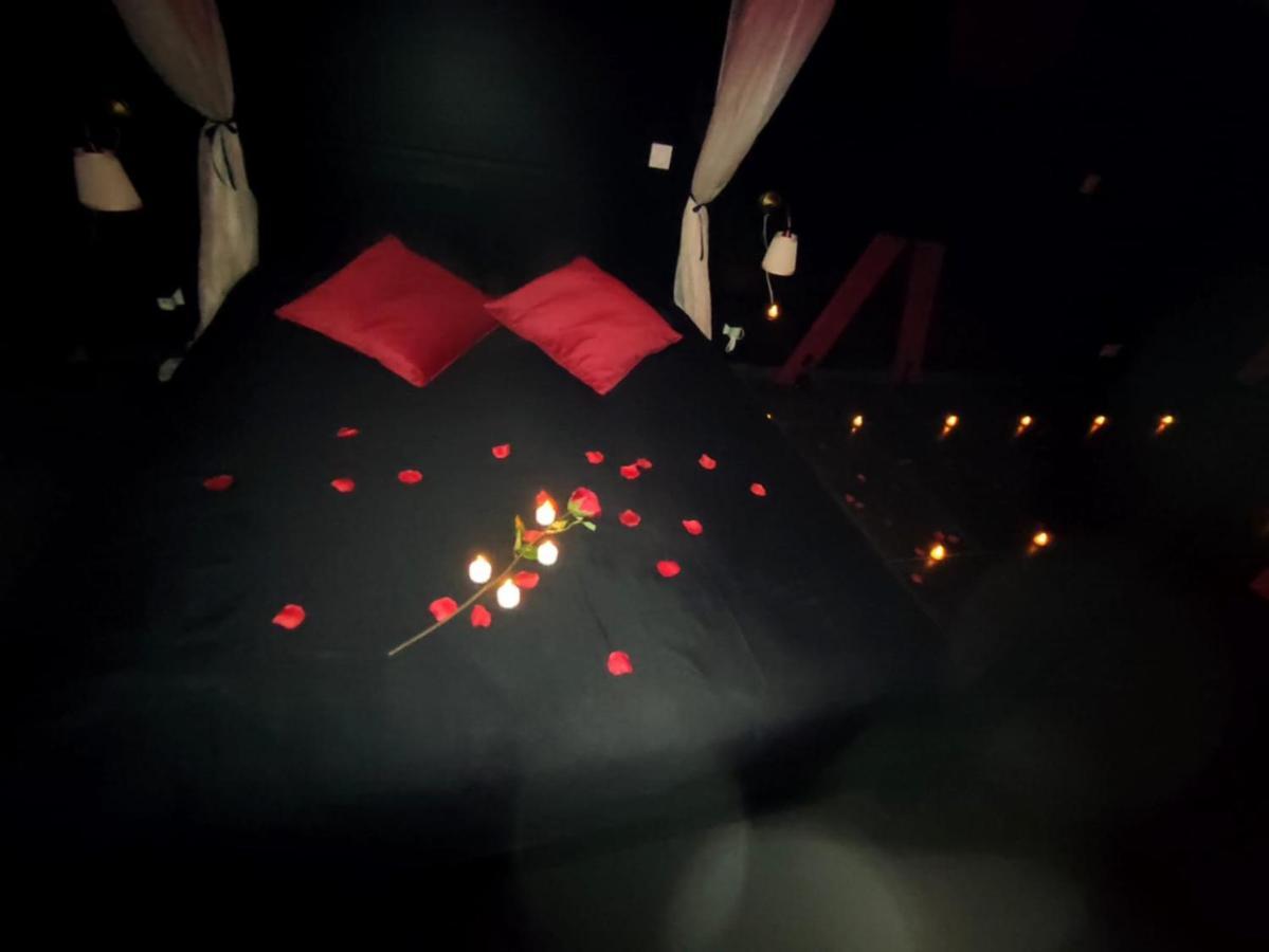 Love Room A Montargis Eksteriør billede