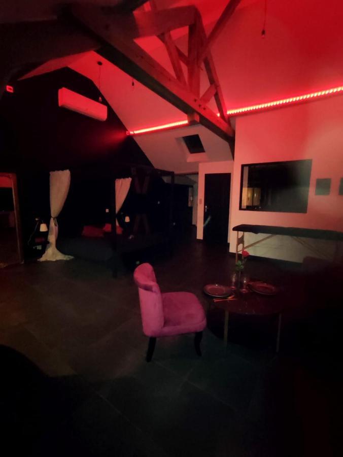 Love Room A Montargis Eksteriør billede